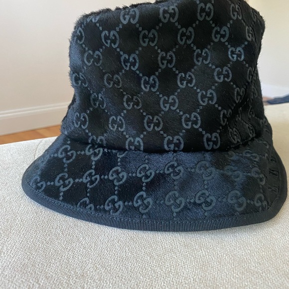 Gucci leather hide black bucket hat size small, silk lining ,made in Italy - Picture 6 of 8
